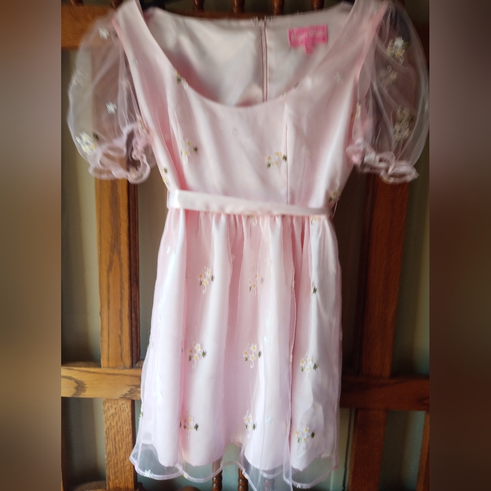 Sugar Thrillz Pink with white Daisy's overlay.